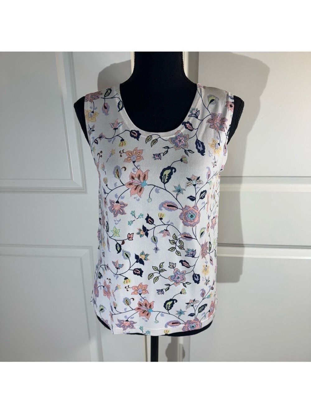 Goodclothes Floral Silk Blend Tank Top with Beading Detail Small